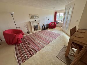 Lounge- click for photo gallery